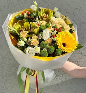 Букет 353 из гербер, кустиовых хризантем, кустовых роз, орхидей